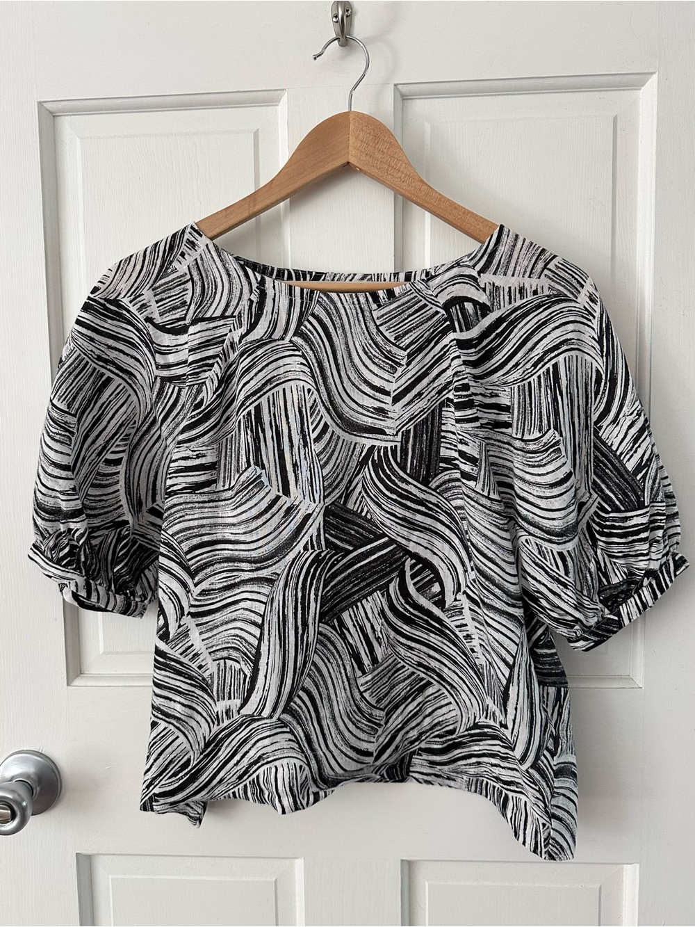 Garnet Hill Black & White Swirl Print Short Sleeve Linen Blouse